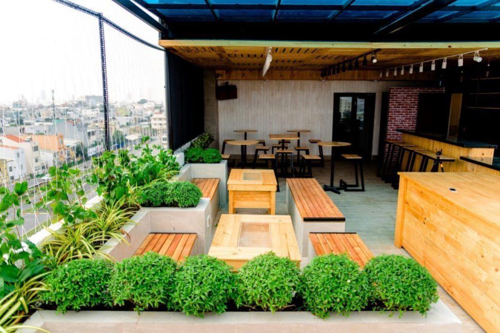 Khách sạn lãng mạn tại Đà Nẵng 2 Khong gian khach san tran ngap cay xanh