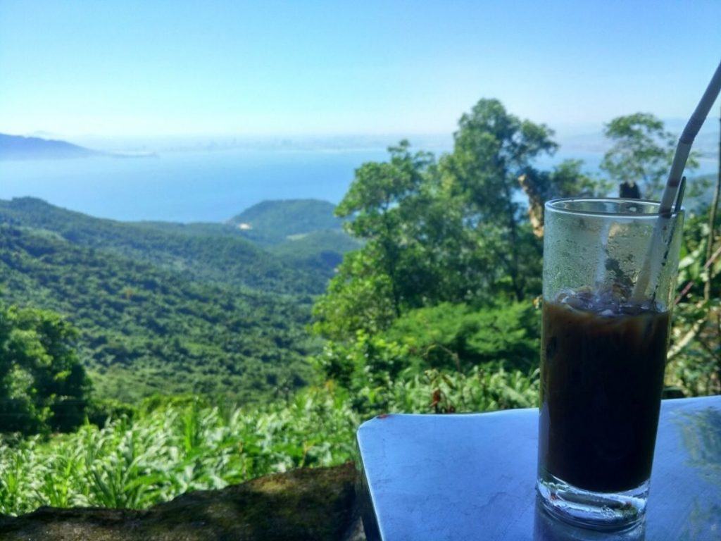 Cafe tren dinh deo hai van Du lich da nang tai Hanami 3