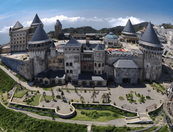 lâu đài tại Bà Nà hill