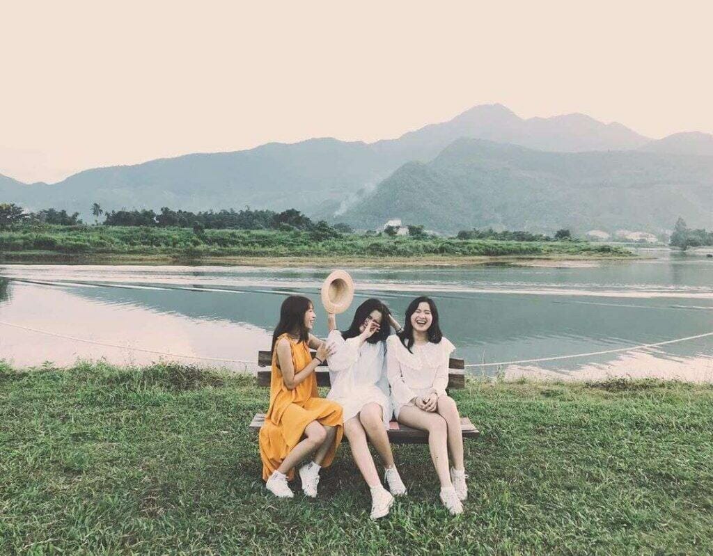 Tổng hợp 50 địa điểm du lịch Đà Nẵng năm 2023 20 các bạn nữ chụp ảnh ở Yên Retreat địa điểm du lịch Đà Nẵng