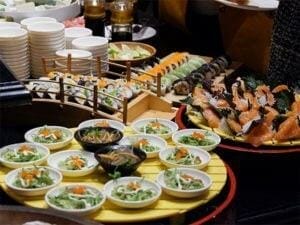 Danang Tourist Information 23 quay sushi va sashimi