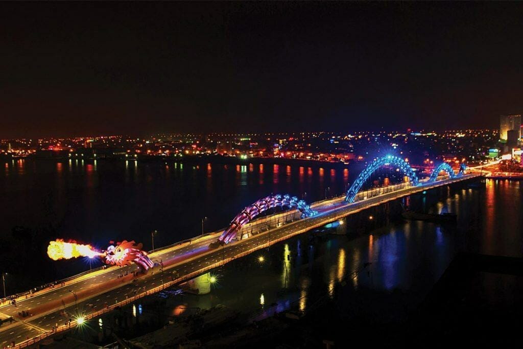FEAST YOUR EYES WITH THE FIRE AND WATER PERFORMANCE BY THE DRAGON BRIDGE DANANG 3 Dragon Bridge2 lg