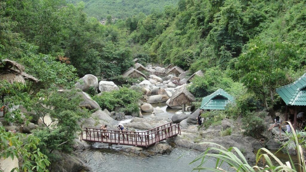 Khu du lịch sinh thái Ngầm Đôi đà nẵng