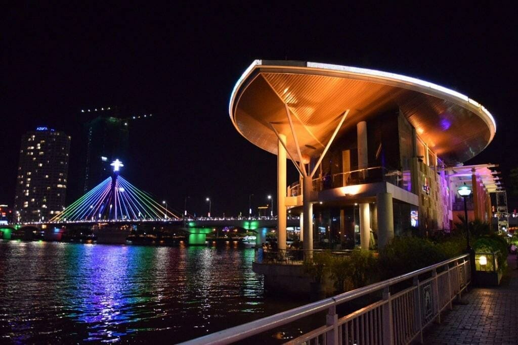 Quán Cafe Đẹp Ở Đà Nẵng - Top 10 Địa Chỉ Bên Sông Hàn Thơ Mộng