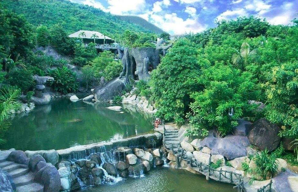 cảnh đẹp tại Suối Khoáng nóng núi thần tài đà nẵng