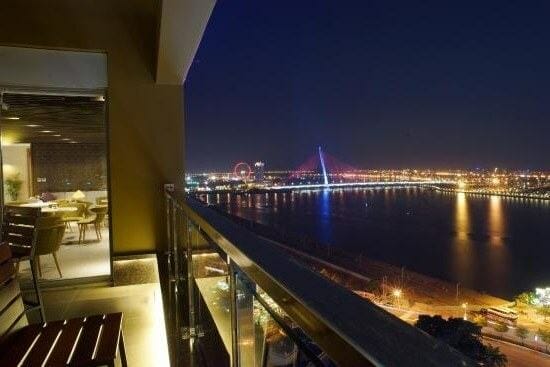 Quán cafe đẹp ở Đà Nẵng - Top 10 địa chỉ quán ven sông Hàn thơ mộng 11 Top View Bar – Vanda Hotel Đà Nẵng