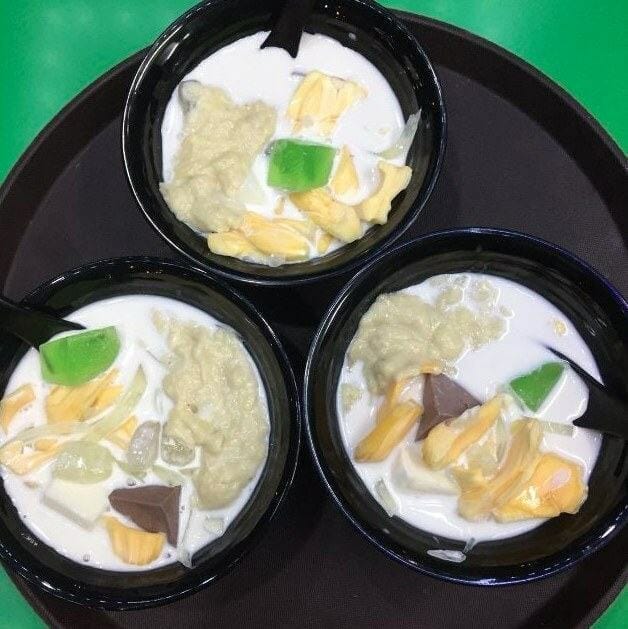 Top 10 eateries serving specialities in Danang that only the locals know 10 Sweet Desert Danang