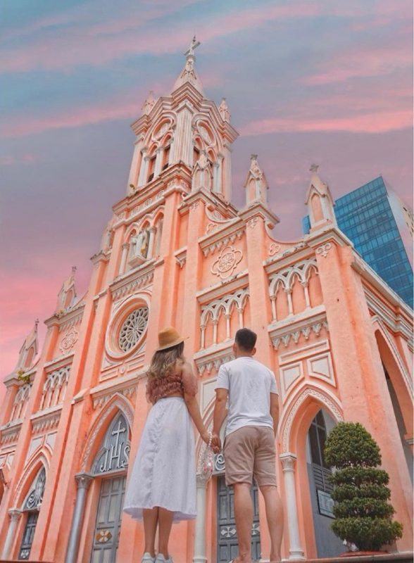 cặp đội chụp ảnh tại Nhà thờ con gà Đà Nẵng