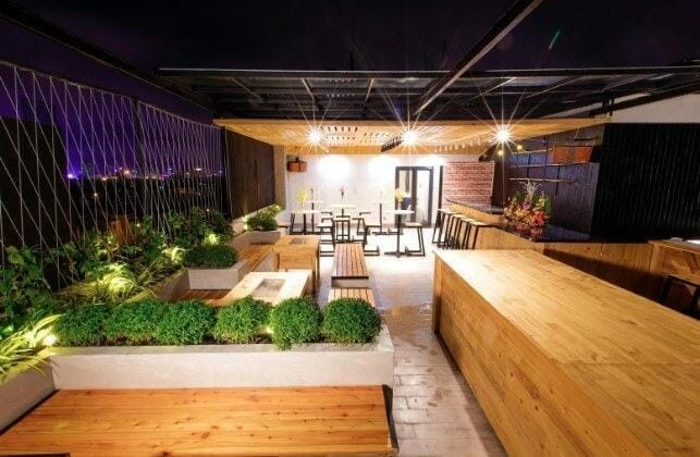 hanami hotel Danang - cafe sân thượng rooftop bar
