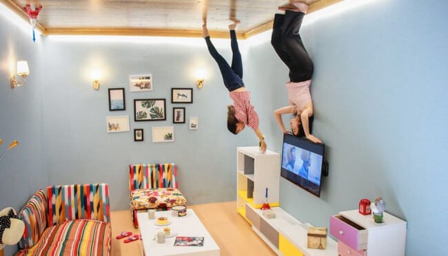 Ngôi nhà đảo ngược Upside Down World 