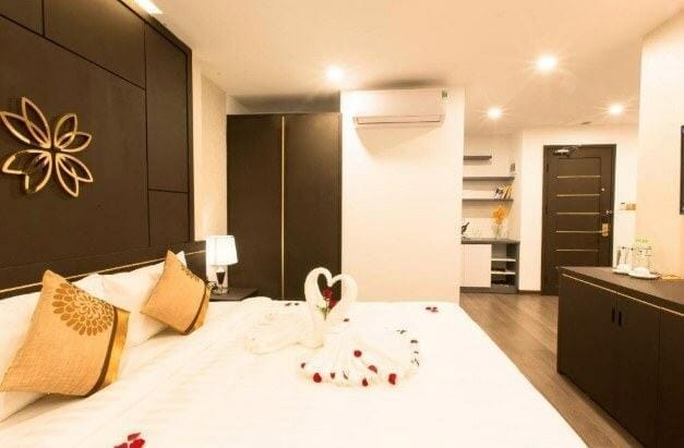 WHERE TO STAY IN DA NANG DURING YOUR HONEYMOON? 1 ph%C3%B2ng kh%C3%A1ch s%E1%BA%A1n cho tu%E1%BA%A7n tr%C4%83ng m%E1%BA%ADt %E1%BB%9F %C4%91%C3%A0 n%E1%BA%B5ng