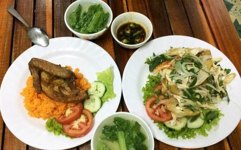 TOP 10 HOIAN CHICKEN RICE EATERIES IN DA NANG 6 quan com ga hin map 158592