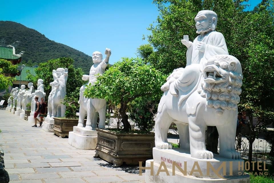 18 vị la hán ở chùa linh ứng đà nẵng