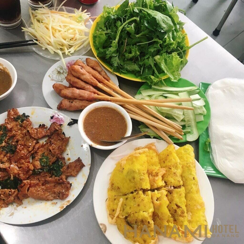 Ẩm thực Đà Nẵng - Top 31 món ăn ngon Đà Nẵng phải thử 6 Bánh xèo, nem lụi Bà Dưỡng Đà Nẵng