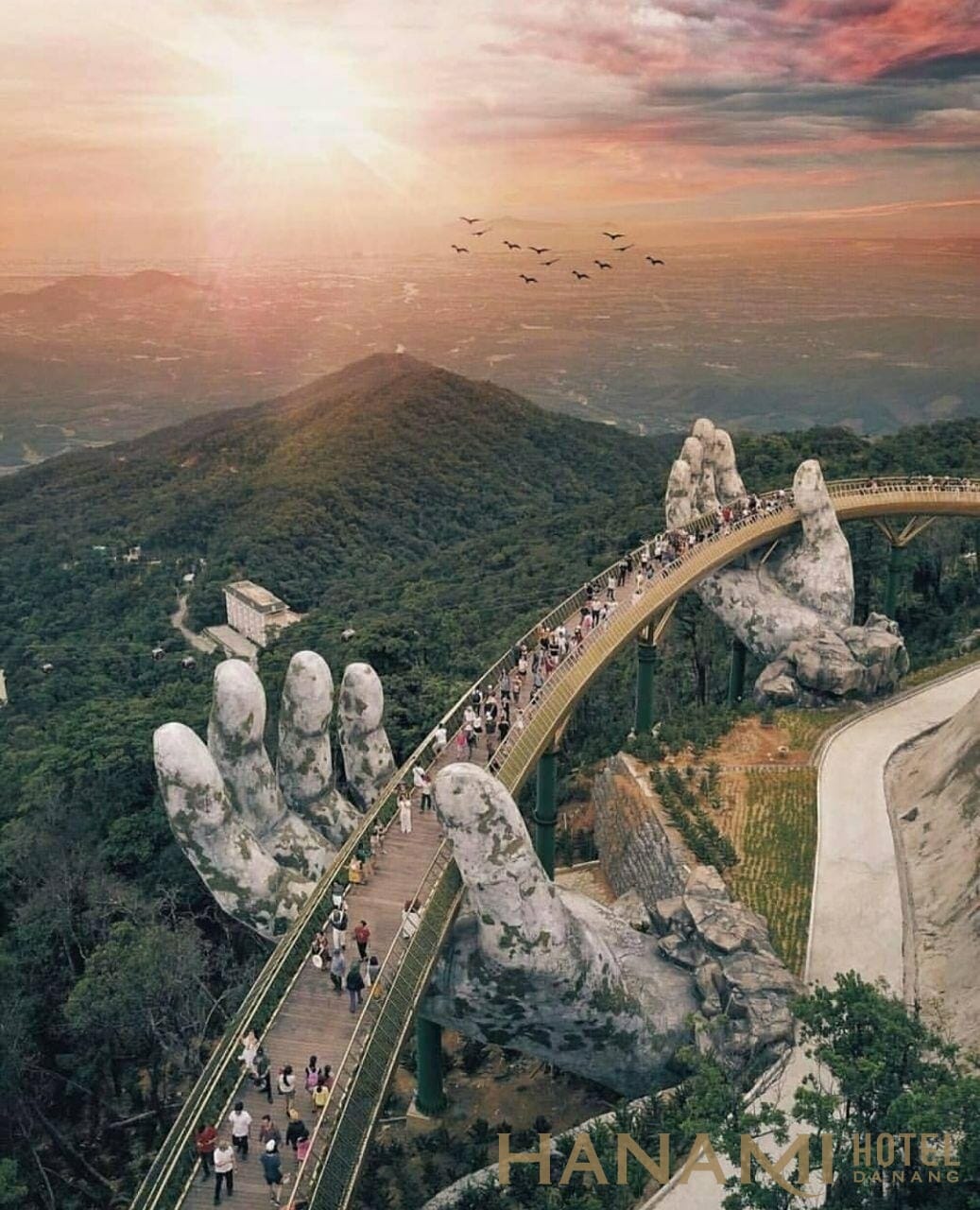 Cầu Vàng Bà Nà Hill Đà Nẵng