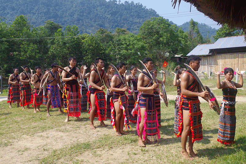 Kinh Nghiệm Đi Phượt đỉnh Quế - Tây Giang chi tiết nhất 11 lễ hội của người dân tộc cơ tu tây giang quảng nam