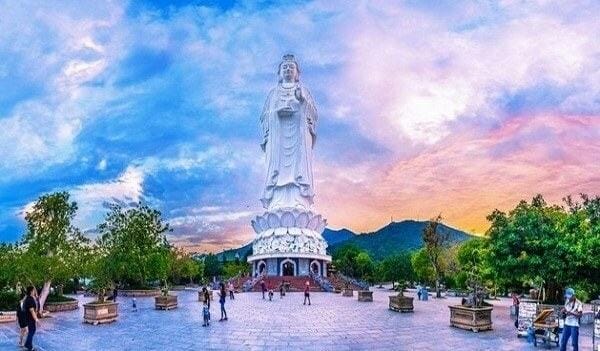 tượng quan âm cao nhất việt nam tại chùa linh ứng bãi bụt đà nẵng