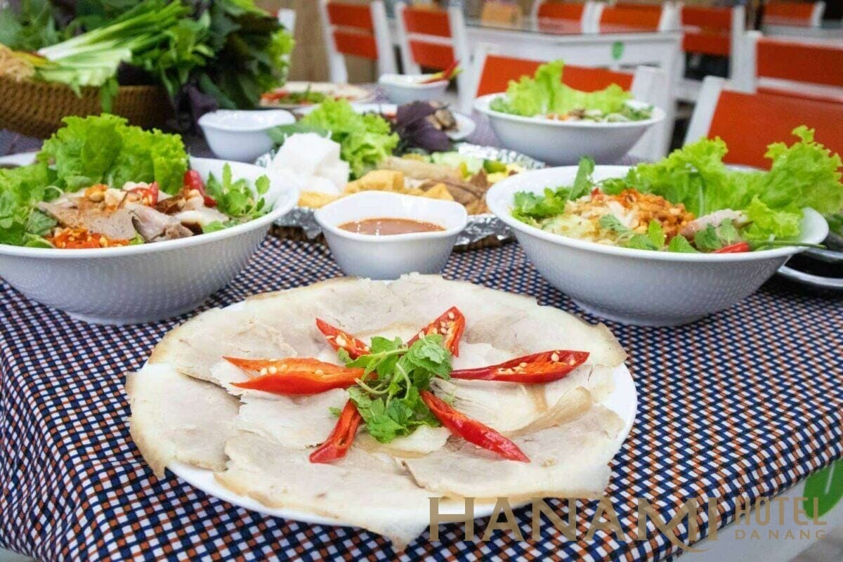 Bún mắm Bánh tráng cuốn thịt heo Bà Mụa Đà NẴNG