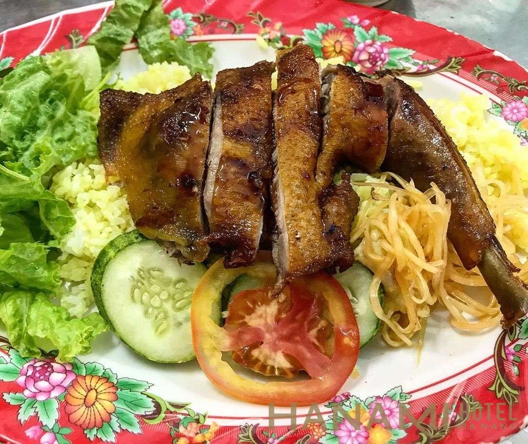 Cơm gà rô ti Tú Tài Đà Nẵng ngon quá xá