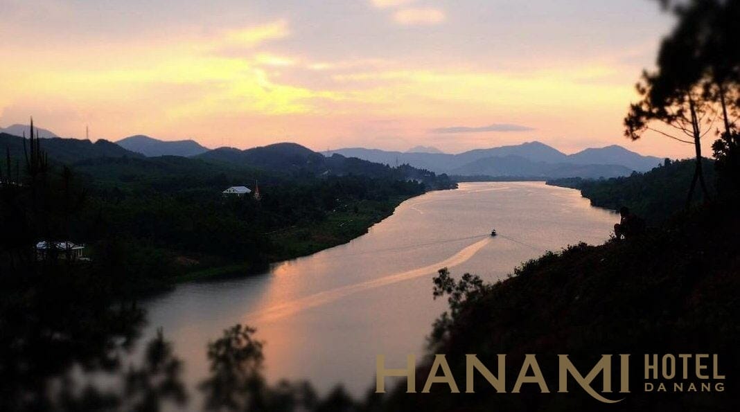 Du lịch Huế - Ẩm thực và địa điểm du lịch nổi tiếng 11 khung cảnh nên thơ ở đồi vọng cảnh Huế