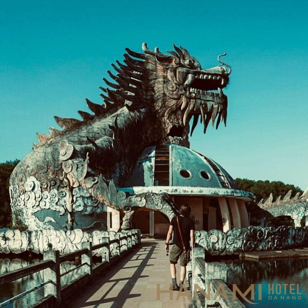 Du lịch Huế - Ẩm thực và địa điểm du lịch nổi tiếng 10 chụp ảnh Rồng ở hồ Thủy Tiên Huế