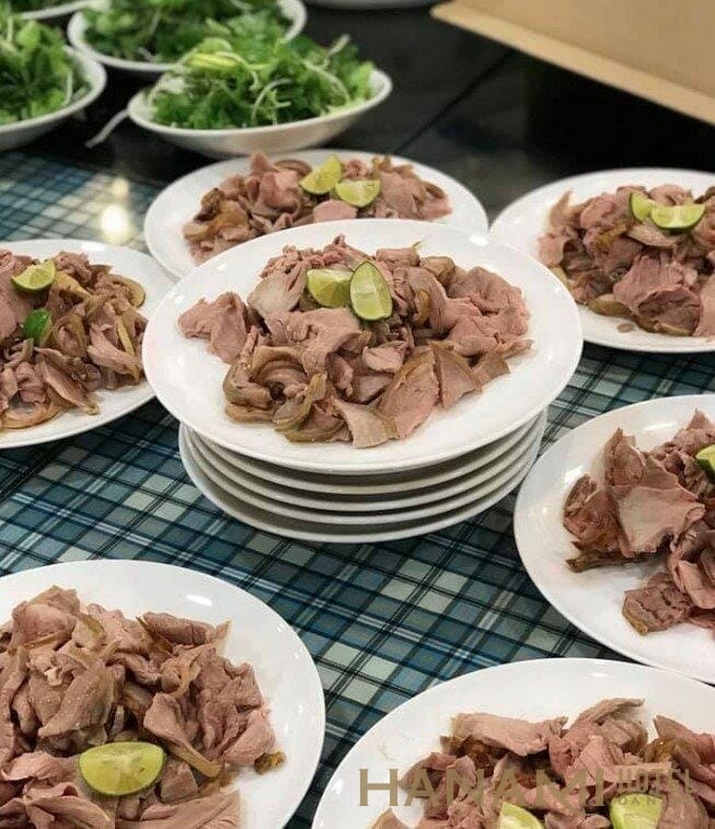 quán bê thui Cầu Mống Thương Đà Nẵng có nước chấm gia truyền thơm ngon đặc biệt