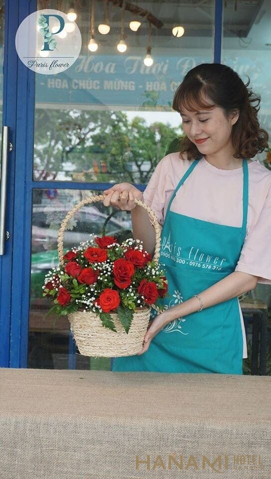 Shop hoa tươi Paris flower shop Đà Nẵng với đội ngũ nhân viên luôn nhiệt tình tư vấn cho khách hàng