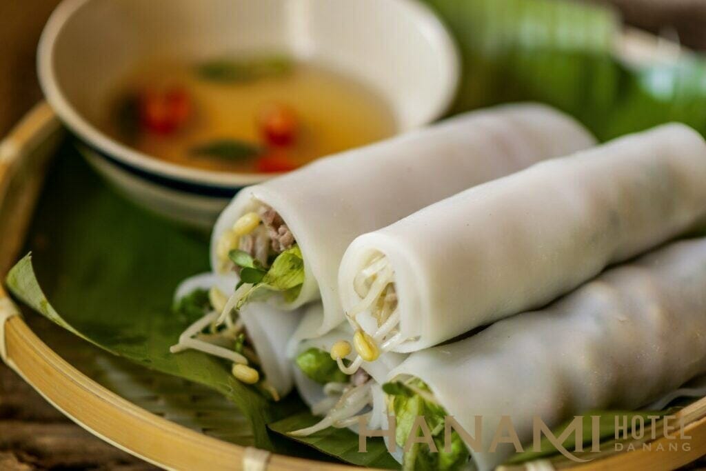 Bánh cuốn tại Thuận Tính retreat