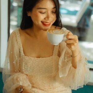 Uống cafe trứng tại the cups coffee