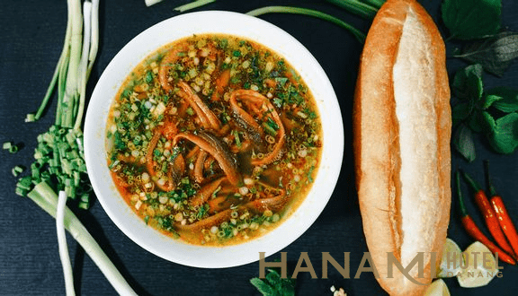 Ẩm thực Đà Nẵng - Top 31 món ăn ngon Đà Nẵng phải thử 19 Tô cháo lươn đúng hiệu xứ nghệ tại quán Dì Mai- Châu Thị Vĩnh Tế
