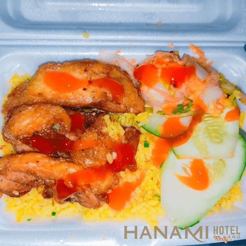 Cơm gà xối mỡ Duyên Duyên