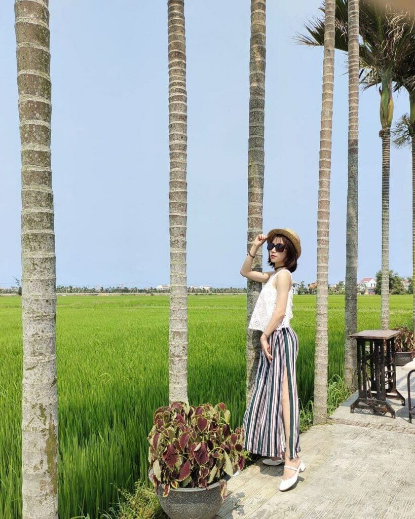 Kinh nghiệm du lịch Quảng Nam mới nhất 2021 2 Cô gái du lịch Quảng Nam - Trải nghiệm cuộc sống đồng quê