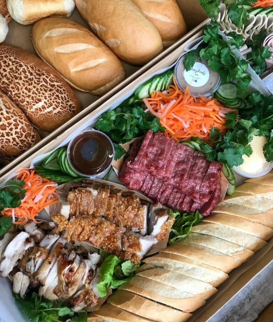bánh mì heo quay 69 Huỳnh Thúc Kháng Đà Nẵng