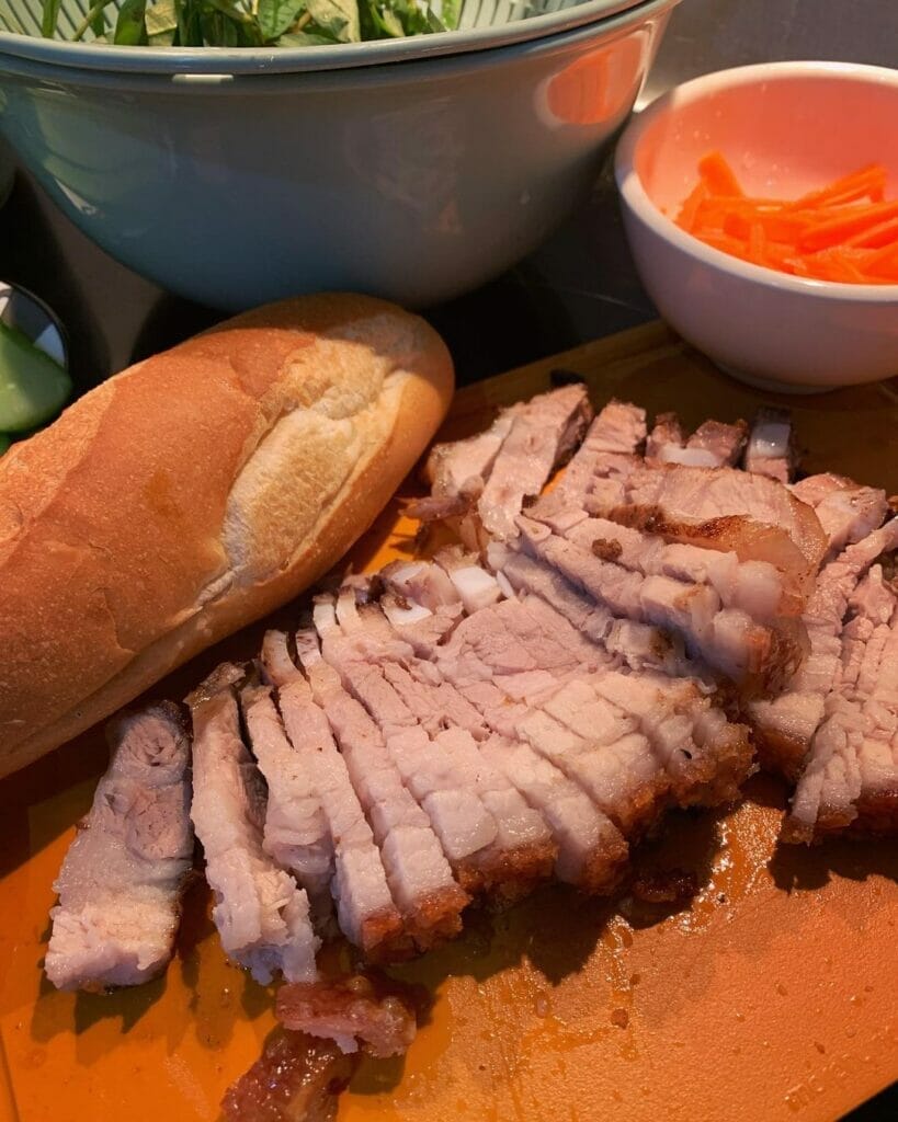 Xe bánh mì heo quay Đà Nẵng có rất nhiều