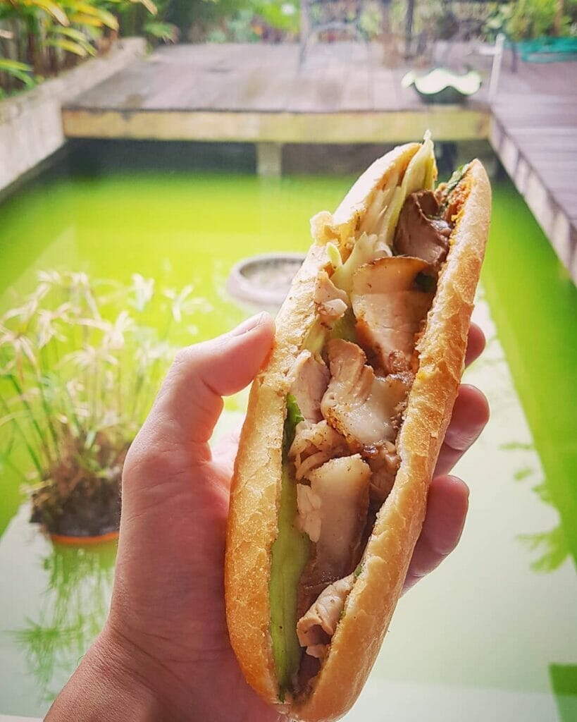 10 tiệm bánh mì heo quay Đà Nẵng ngon và rẻ nhất 6 bánh mì heo quay 31 Nguyễn Thị Minh Khai Đà Nẵng