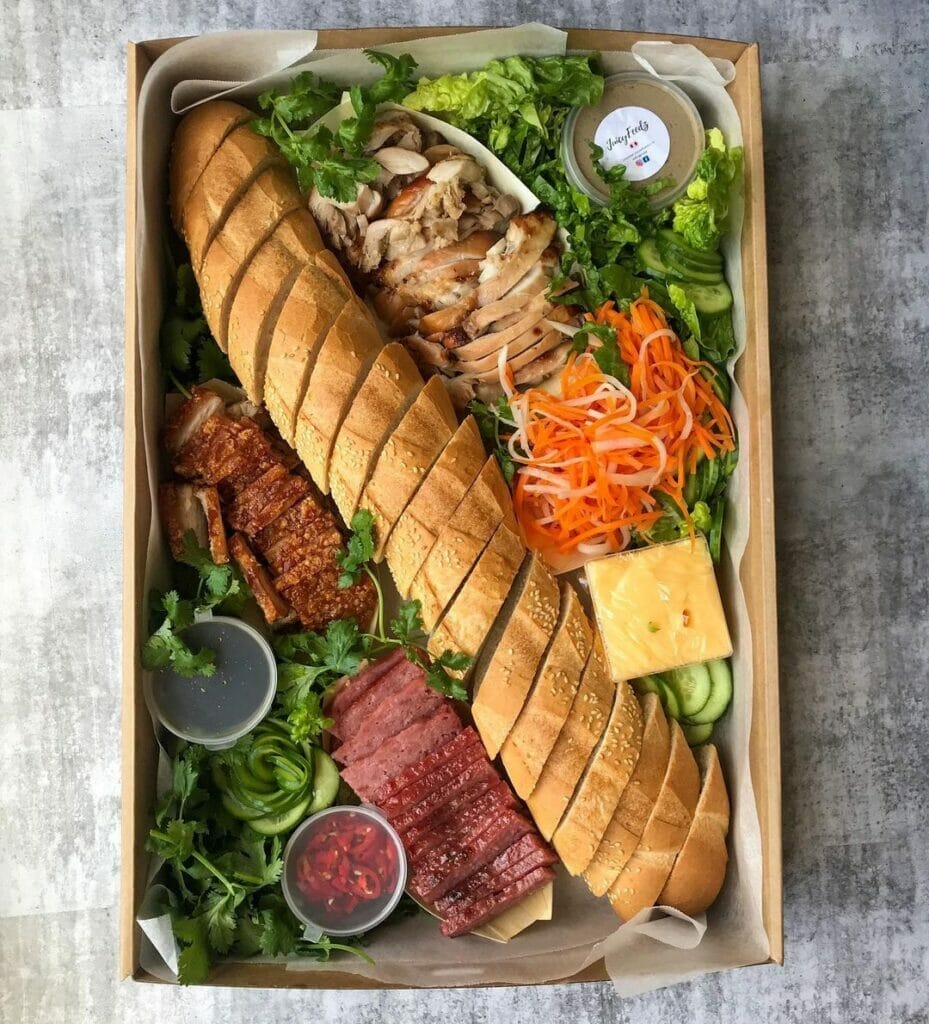 bánh mì heo quay 465 Ông Ích Khiêm