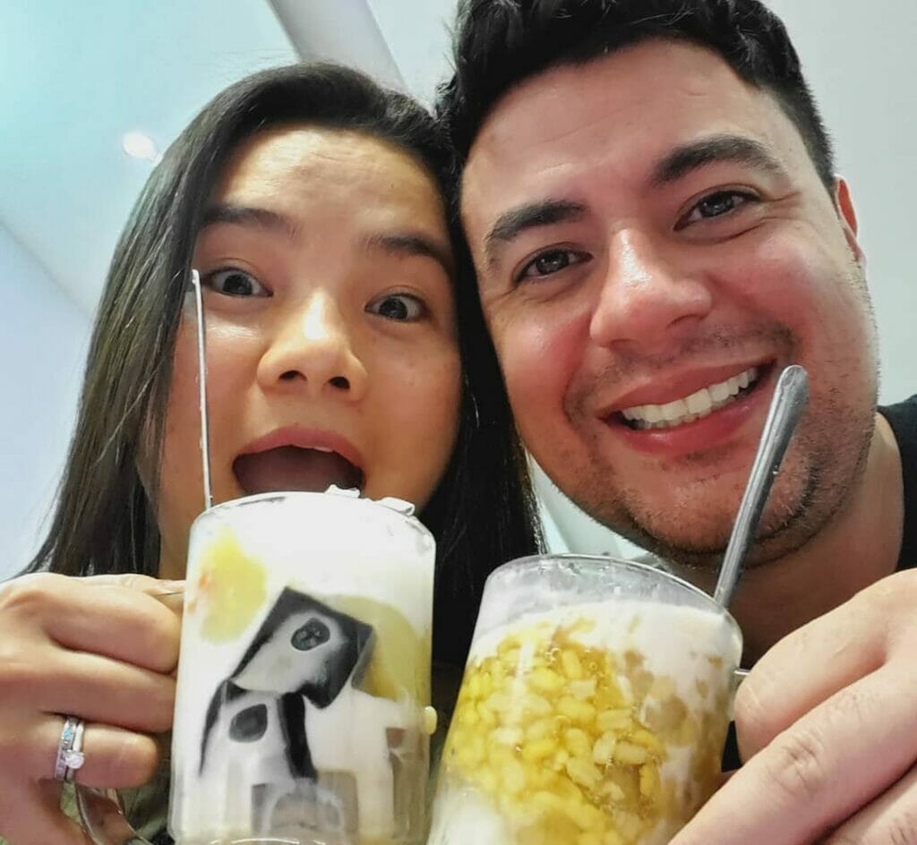 Giới thiệu về chè cung đình Huế và những quán ngon nhất Đà Nẵng 3 thưởng thức chè bắp