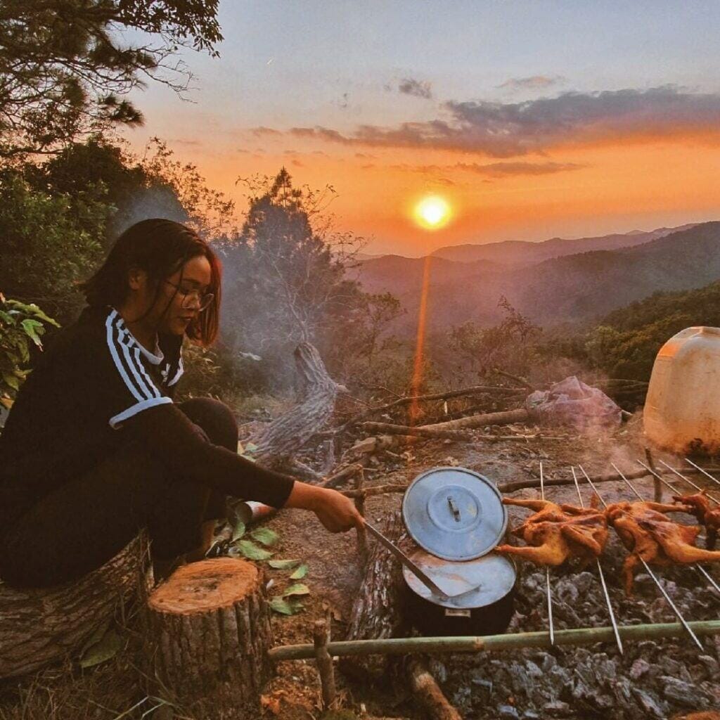 dừng chân và hạ trại trên đồi Lính