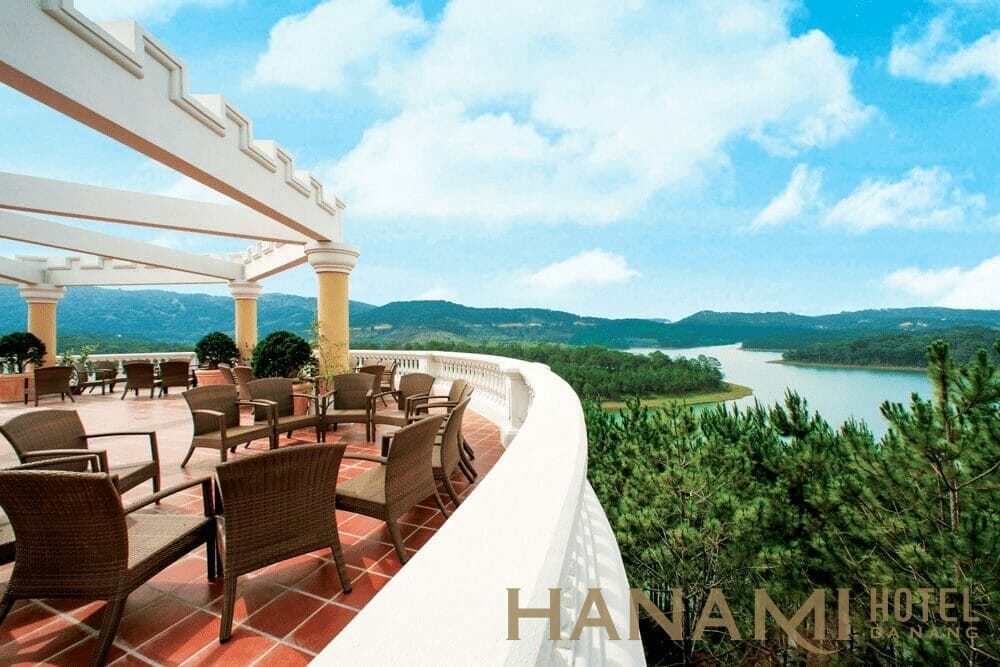 Khám phá ngay top 4 khách sạn Đà Lạt 5 sao đẹp quên lối về 11 Quán bar trên cao nhìn ra hồ Tuyền Lâm tại Dalat Edensee Lake Resort & Spa