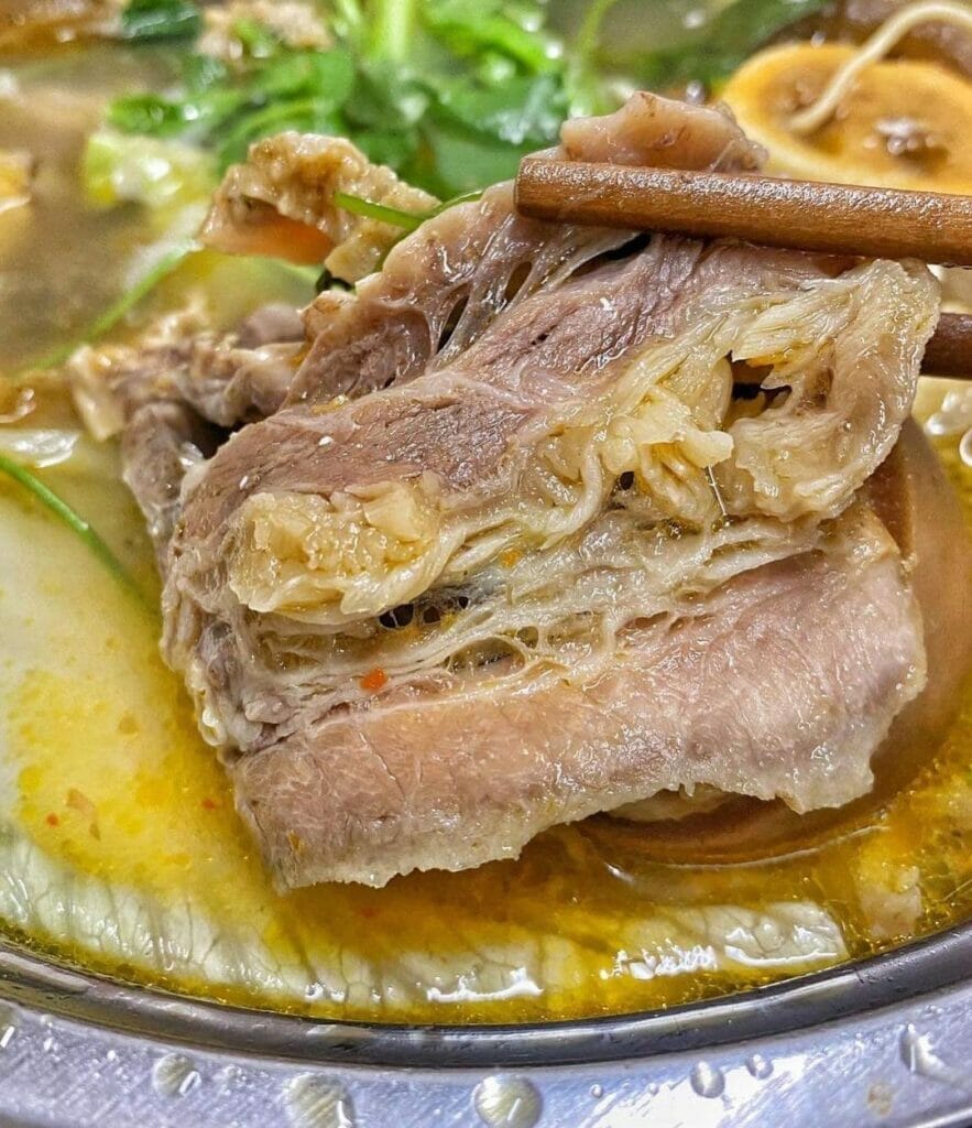 Lẩu bò Đà Nẵng - Top 10 quán ngon khó cưỡng 1 Lẩu Bò Sáu Hưng