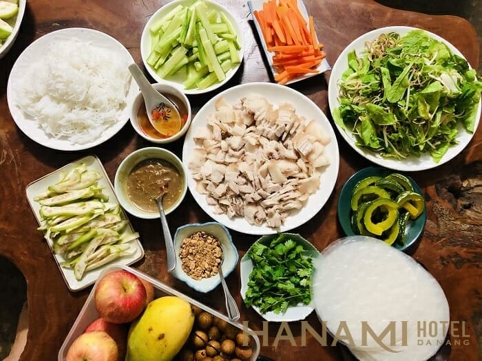 bánh tráng cuốn thịt heo