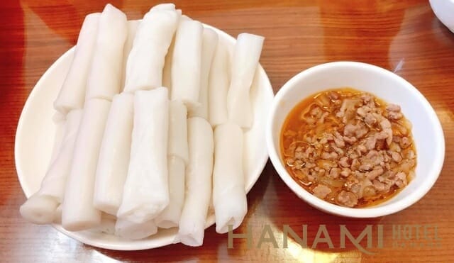Tổng hợp những món đặc sản Hạ Long mà du khách không thể cưỡng nổi 9 Bánh “Gật Gù”