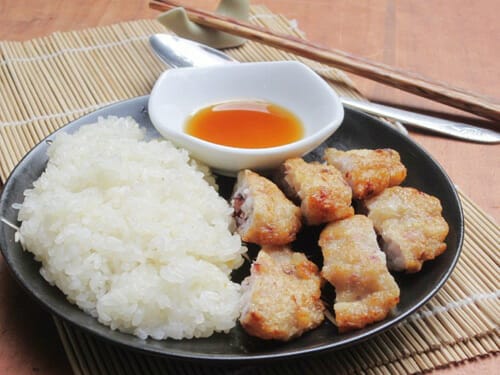 Địa điểm quán bán chả mực Hạ Long