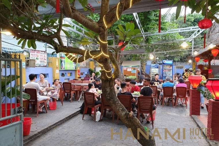 Đừng bỏ lỡ 10 địa chỉ bún thịt nướng Hội An tuyệt vời này 1 Quán Giếng Bá Lễ - Hội An