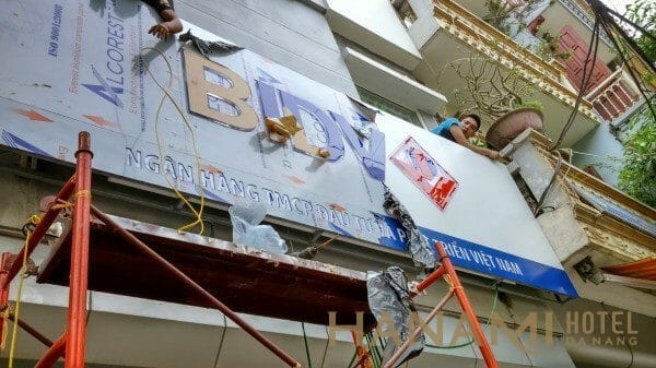 Thi công biển quảng cáo - Nhà sản xuất Quảng Cáo MaxB