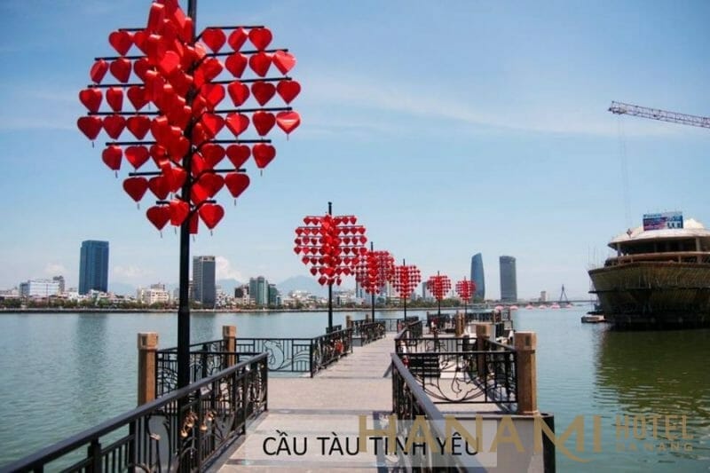 6 địa điểm hẹn hò Đà Nẵng lý tưởng nhất 2 Kinh nghiệm đi cầu tình yêu Đà Nẵng | Ý nghĩa, địa điểm checkin - MOTOGO