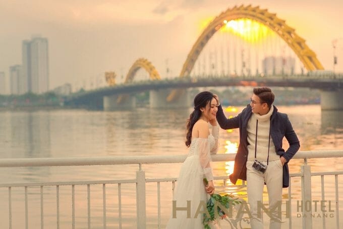 Bộ ảnh cưới bắt trọn vẻ đẹp sông Hàn vào thu - Ngôi sao