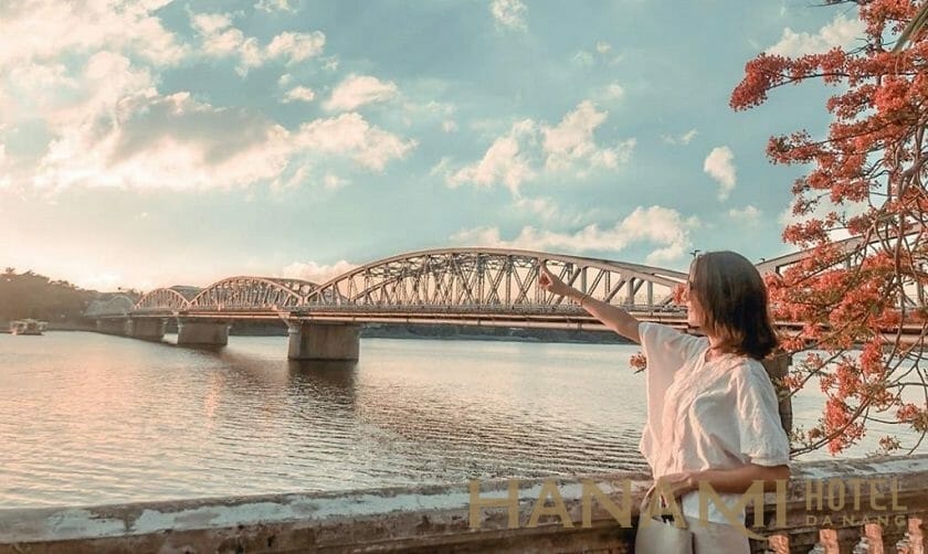 Cầu Tràng Tiền - chưa đứng trên cầu là chưa vô tới Huế! - BestPrice