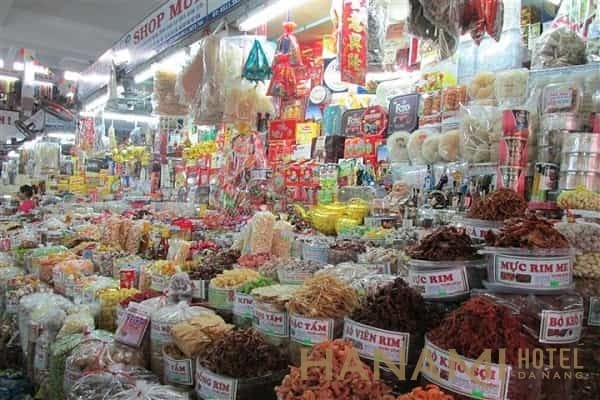 Lê la 3 khu chợ toàn đồ ăn vặt Đà Nẵng không thể bỏ qua này 2 Chợ đồ ăn vặt Đà Nẵng