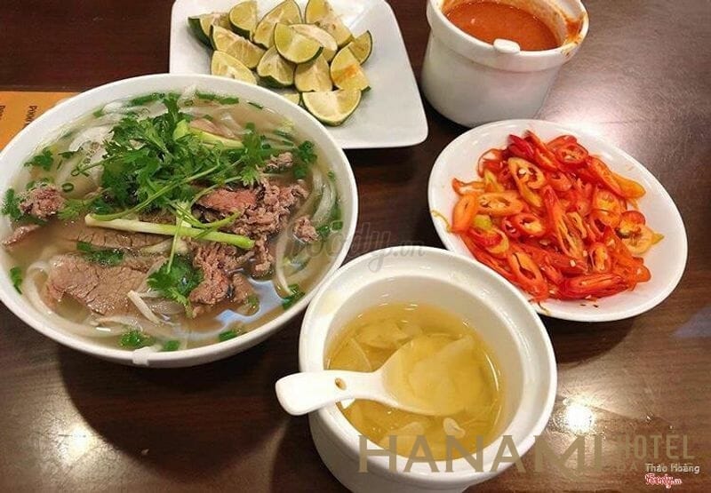 Top 10 Best Pho Restaurants in Da Nang to Enrich Your Culinary Experience 4 Phở Hồng - Phở & Lẩu ở Quận Hải Châu, Đà Nẵng | Foody.vn